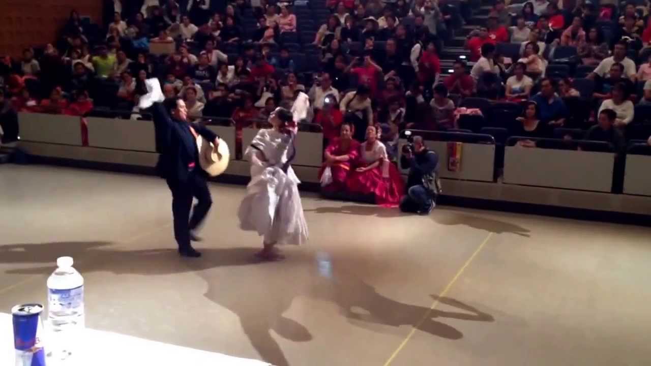 Chino terrones y Eleni liagouris