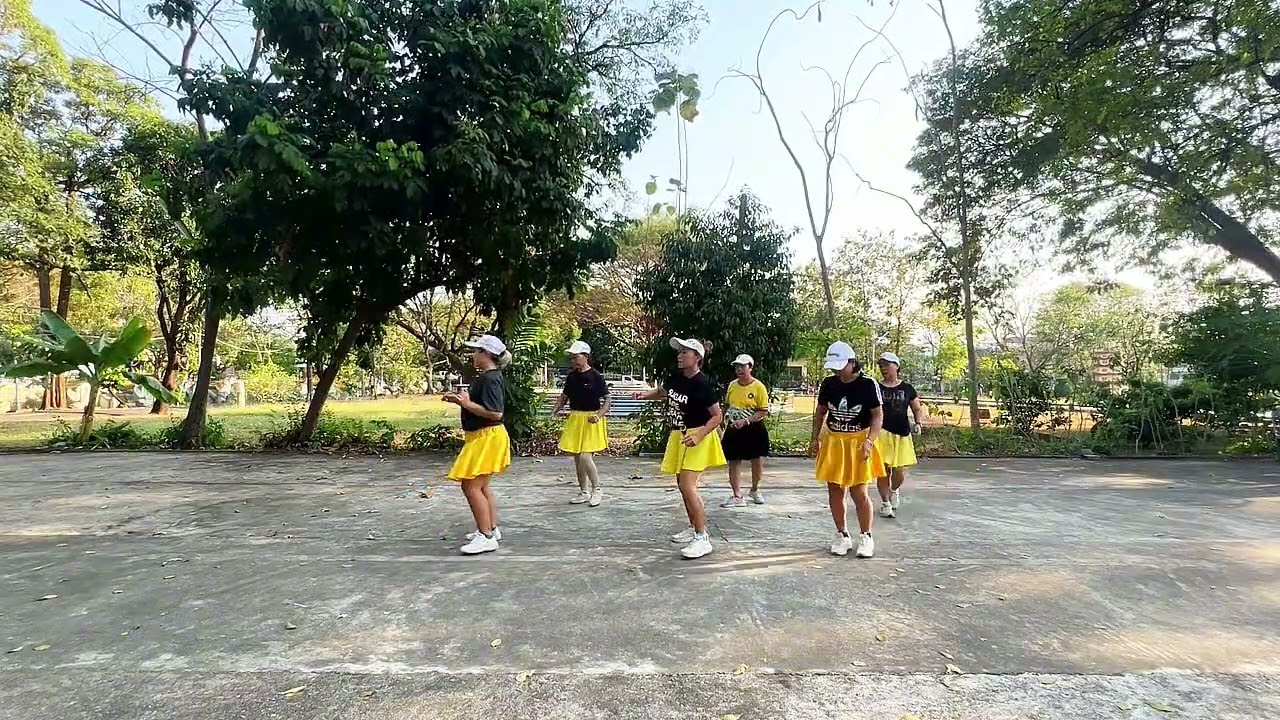 สิบหมื่น/ท่าสวยครูฟิก👗สาวสะออน🍀🌿สวนสุขภาพแต้จิ๋ว byครูแดง