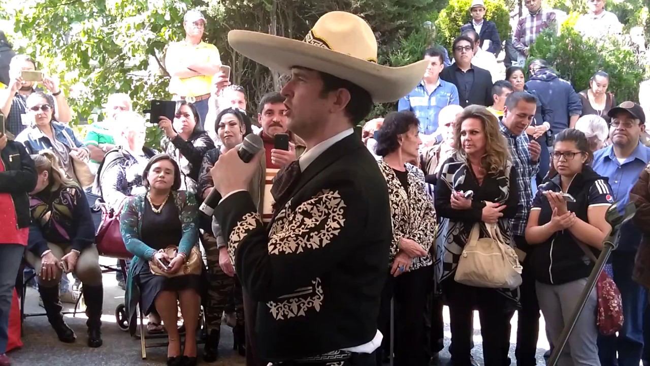 OJOS TAPATÍOS CANTA LORENZO NEGRETE 5 XII 17