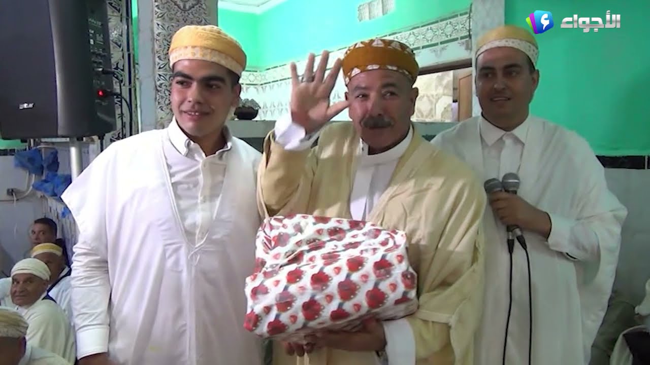 مستغانم _ احتفاليه دينيه وتكريم الطلبه بزاويه الشيخ سنوسي