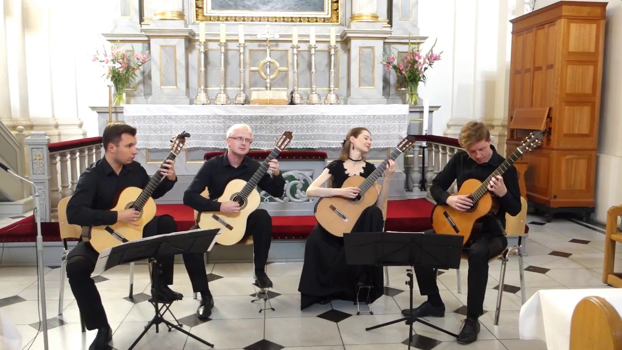 Cracow Guitar Quartet plays Praetorius