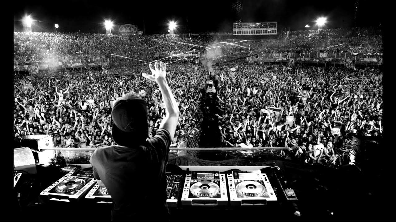 Avicii - Just cant get enough
