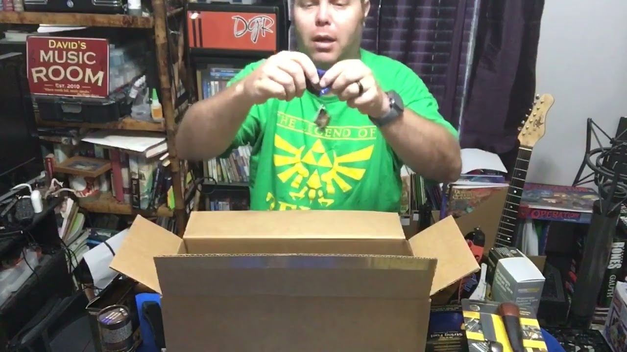 Music Nomad Ultimate at Home Guitar and Bass Work Station unboxing and initial reactions