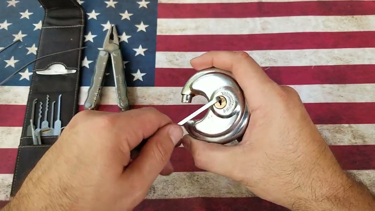 Key extraction and pick. Defense disc lock