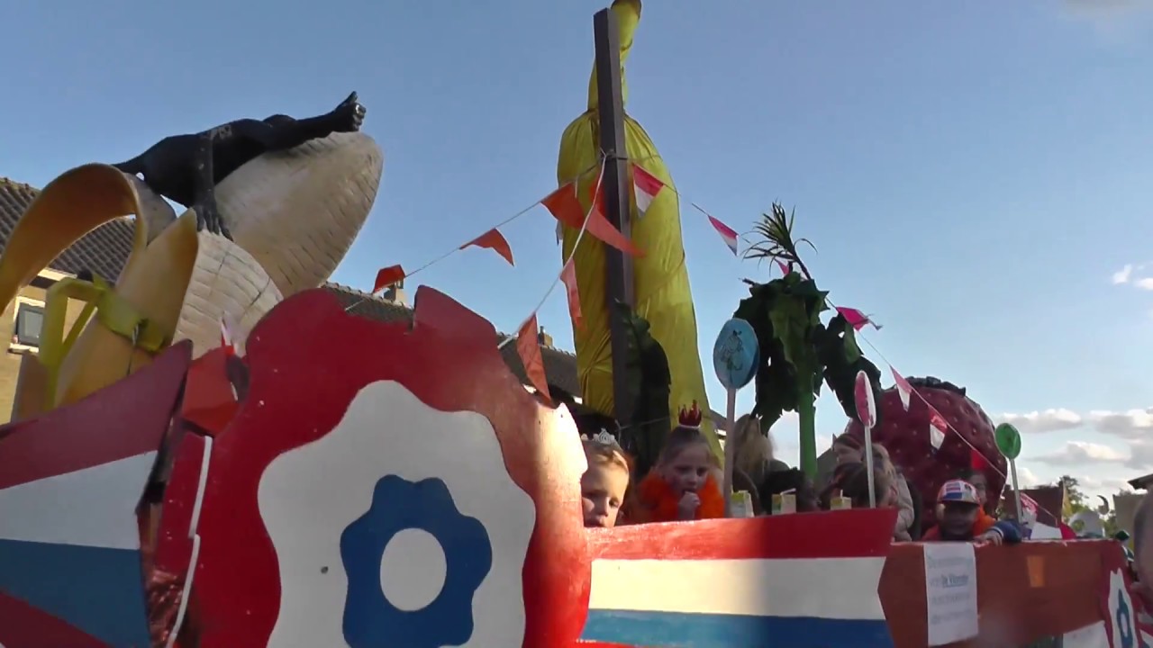 Koningsdag Hattem de optocht 26-04-2018