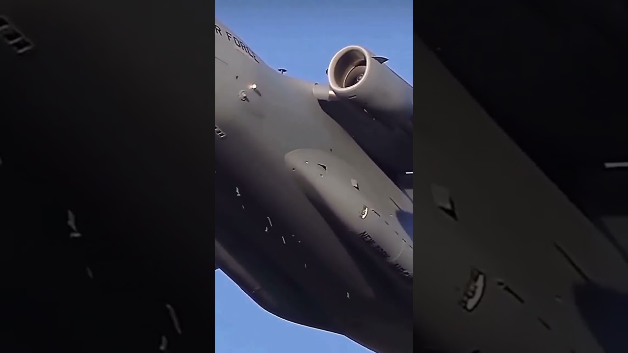 C-17 Globemaster landing gear retraction