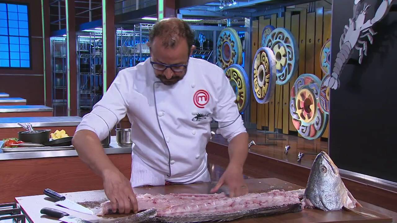 Aprende a filetear pescado con el chef Benito | MasterChef México 2016