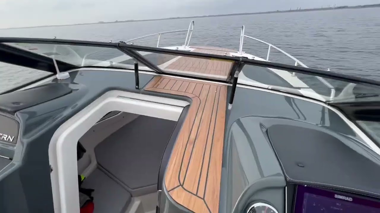 Uttern D70 Mercury 300 V8 (SOLD)