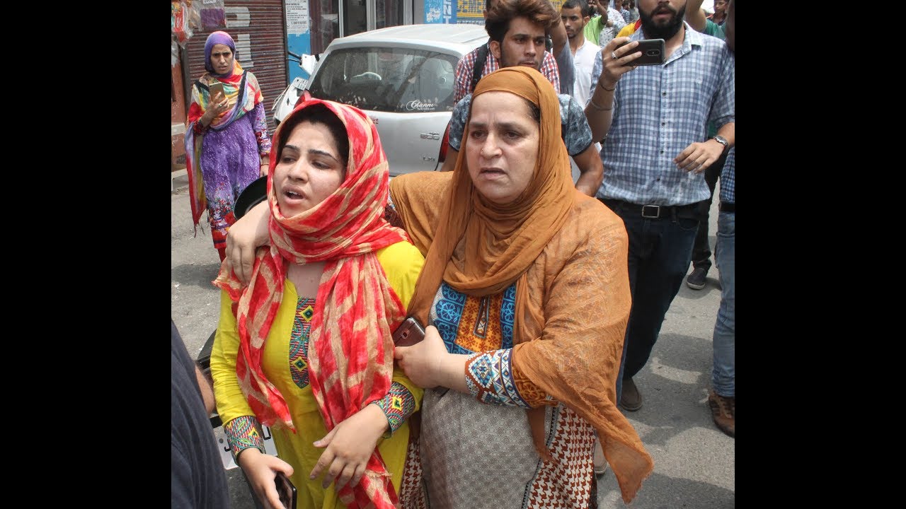 Relatives of man shot dead at Farooq Abdullah's Jammu house stage protests