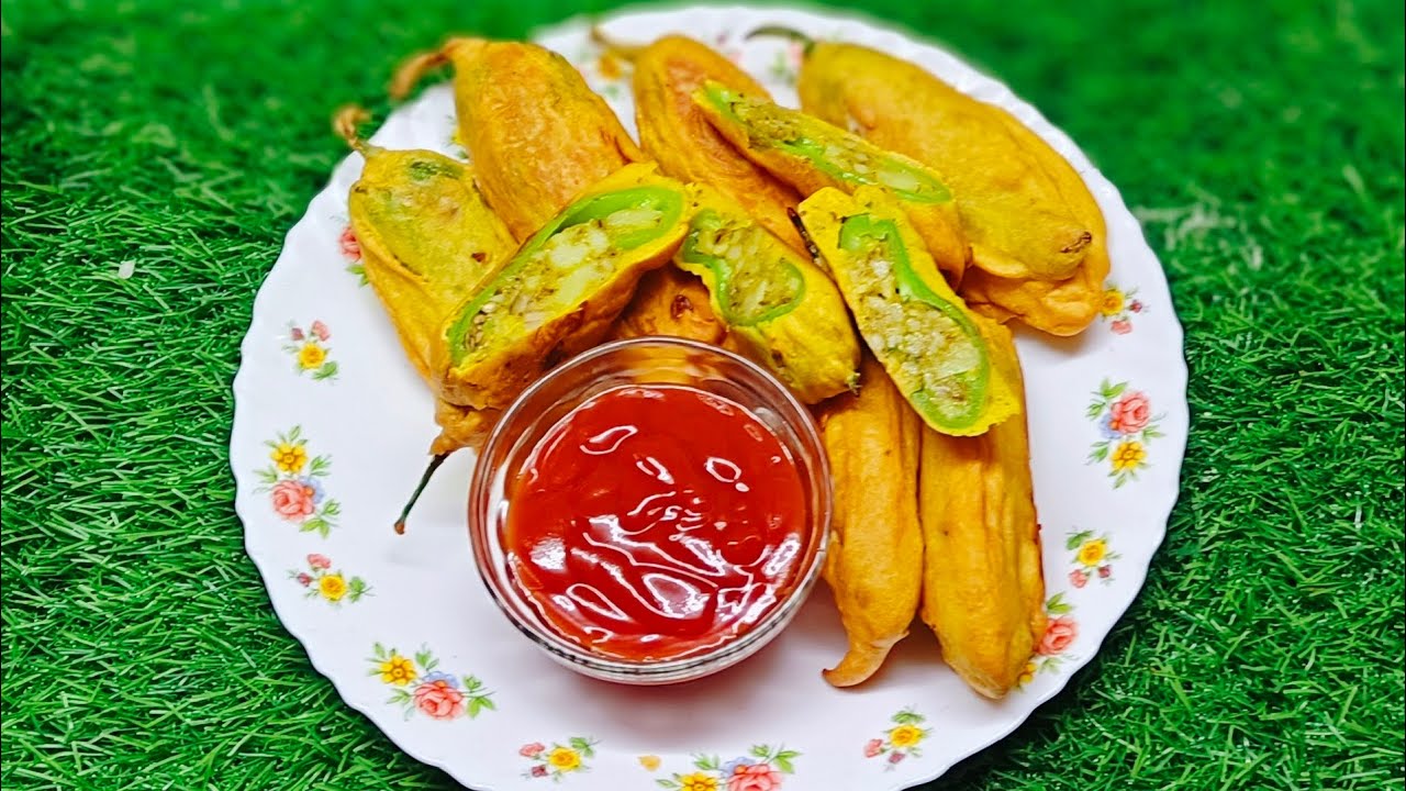 हरिमिर्च के भरवां पकोड़े || Potato Stuffed Green Chilli Fritters || मसालेदार आलू भरे मिर्च के पकोड़े