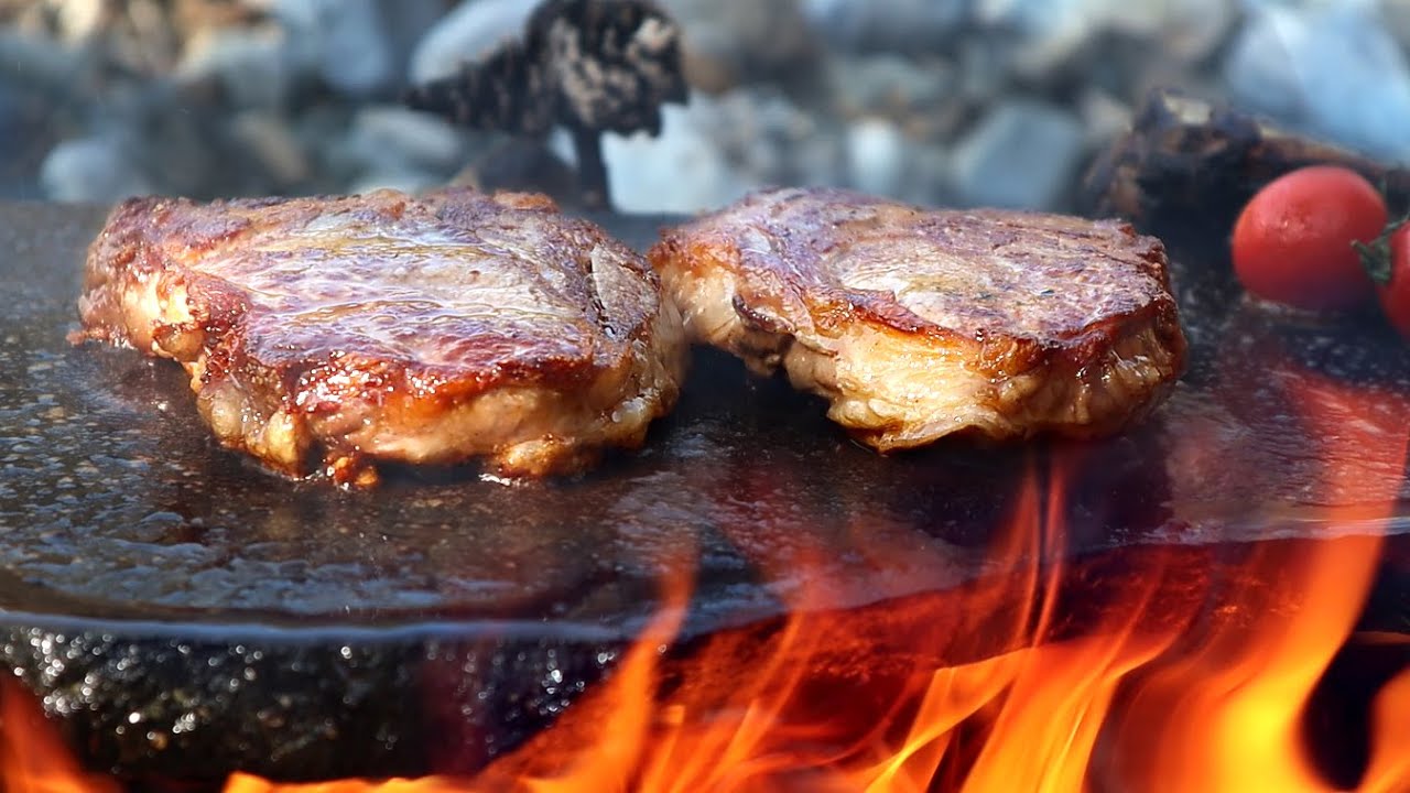 Приготовление стейка рибай с курдючным салом на горячем камне