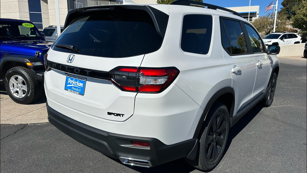 2024 Honda Pilot Sport - Platinum White Pearl - Walkaround