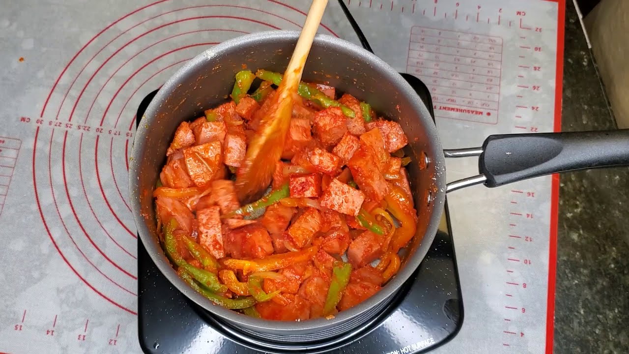 SALAMI GUISADO (SALCHICHON)