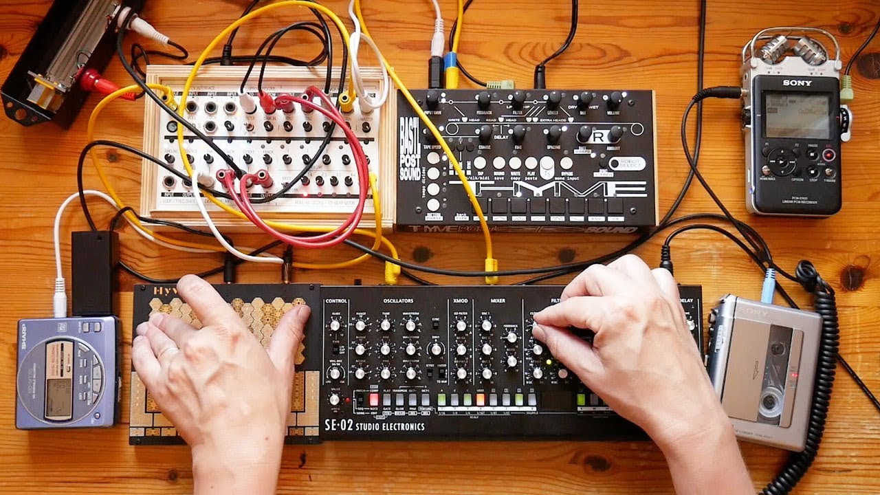 Red Red Moon | Roland SE-02, Tape, Minidisc, Hyve Touch Synth, Field Kit, Thyme