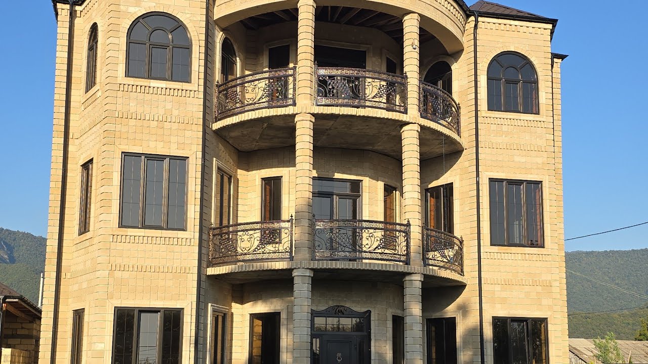Balakəndə heyət evi satilir qiymət 260 min manat əlaqə 0503693002 0554693002 vatsap var Tural makler