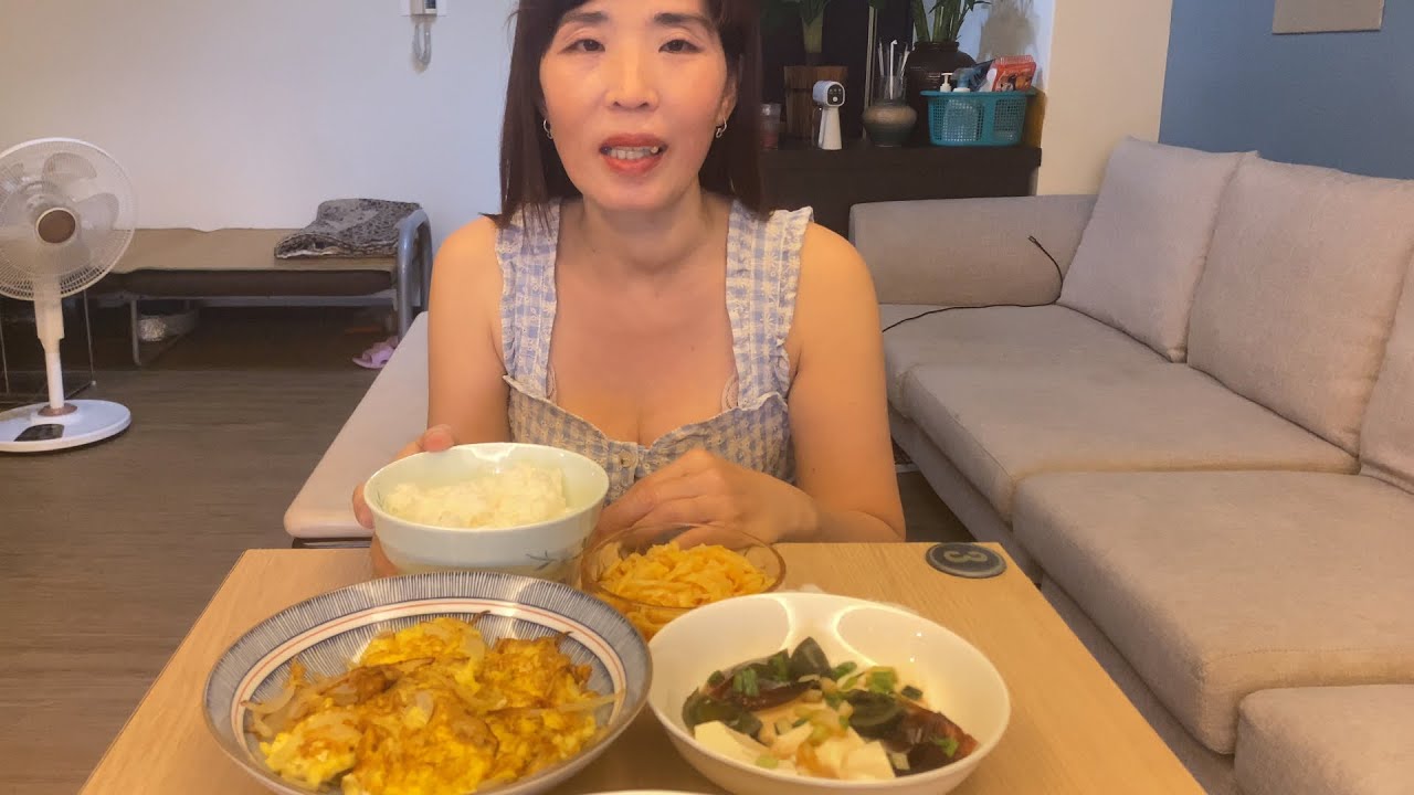 BỮA CƠM ĐẠM BẠC VỚI ĐÔI LỜI TÂM SỰ VÀ ƯỚC MƠ.Linh CSVD