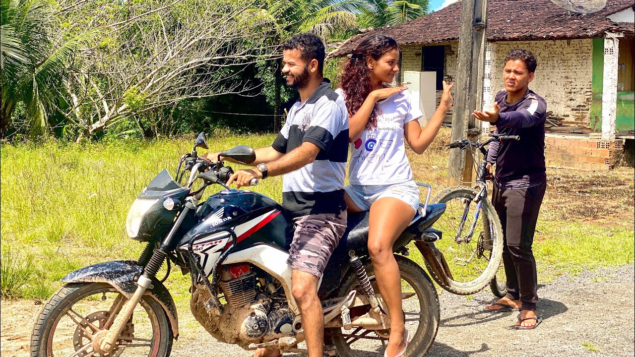 Mulher Despreza Seu Esposo Por só Ter Uma Bicicleta 