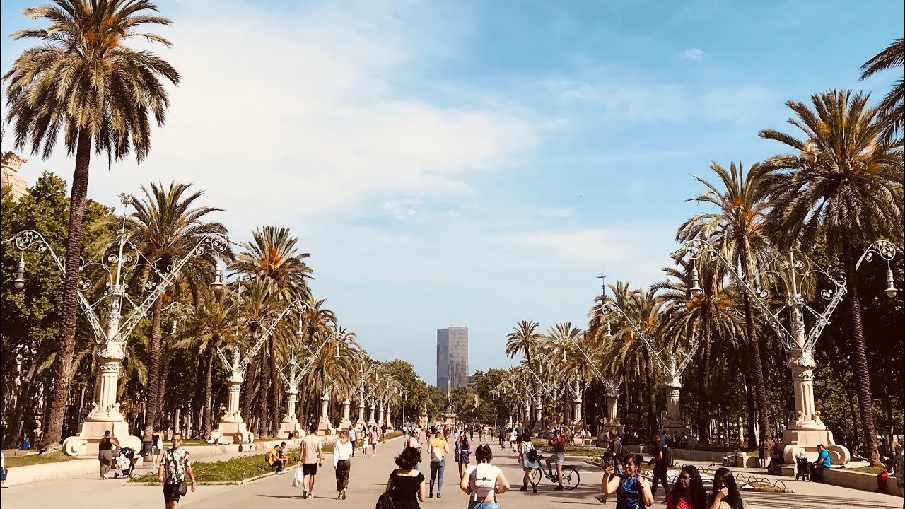 ГУЛЯЕМ ПО БАРСЕЛОНЕ - ЧУВСТВУЕМ СЕБЯ ТУРИСТАМИ🗺🚌☀️🌳🌴
