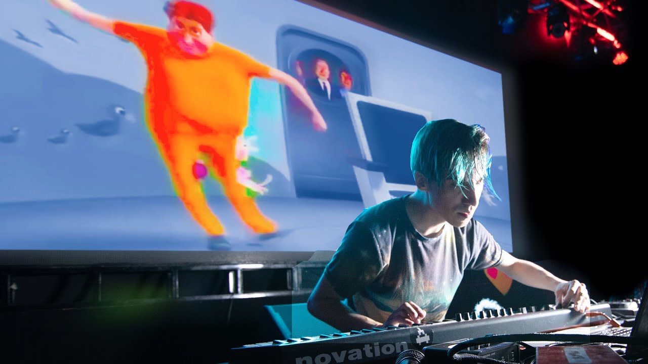DJ plays PEEPEE MUSIC to a LIVE AUDIENCE