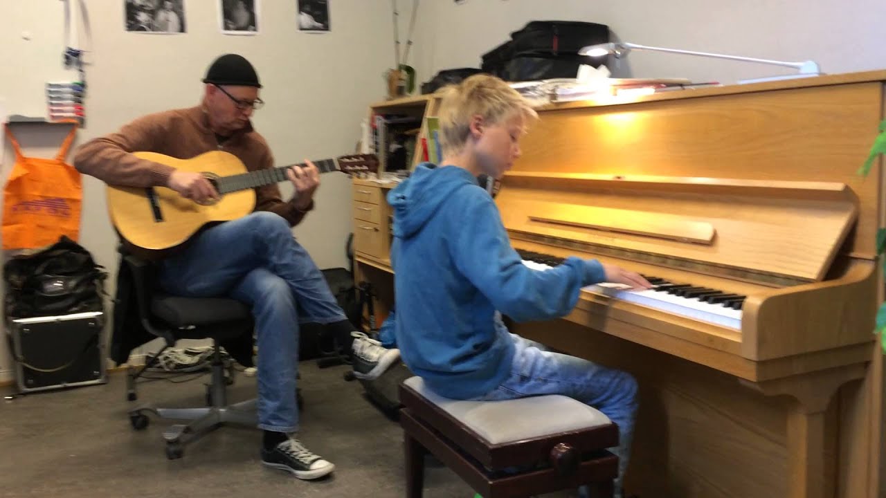 Jonas (11) improvising Boogie Woogie with his amazing teacher dr. Bekken!