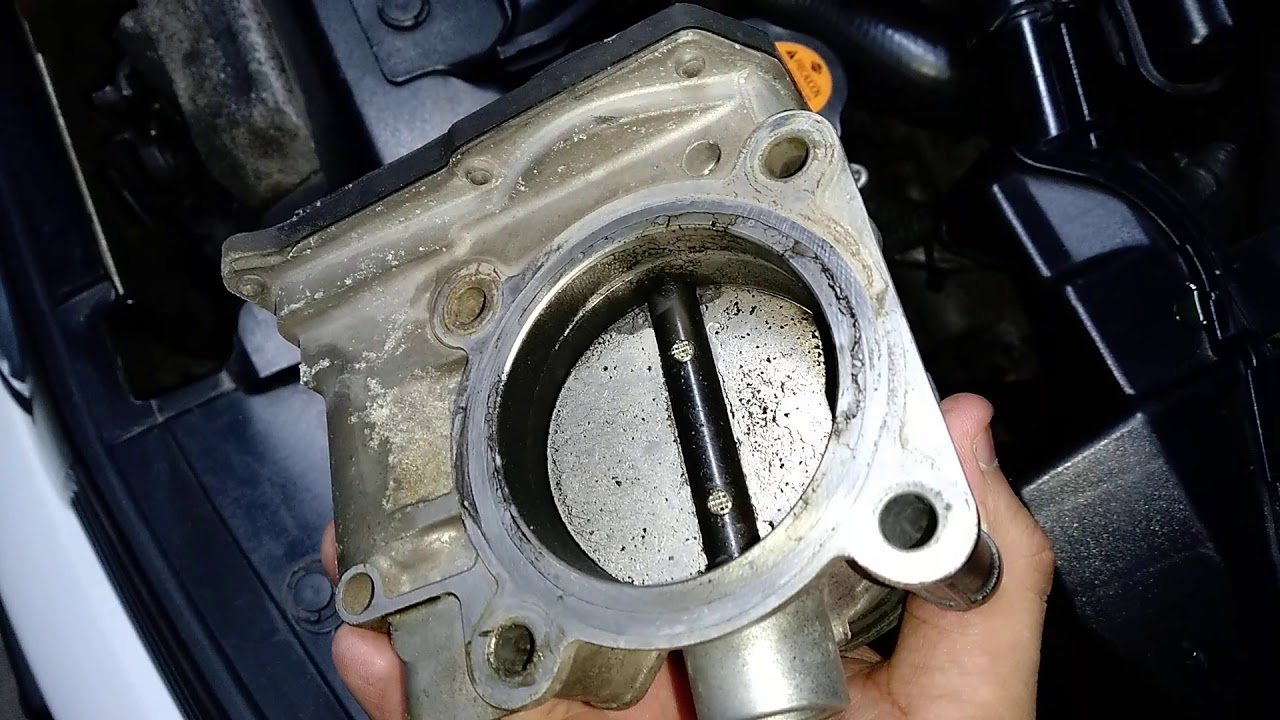 Como Cambiar y Limpiar el Cuerpo de Aceleración del Nissan Tiida SIN DESPROGRAMAR