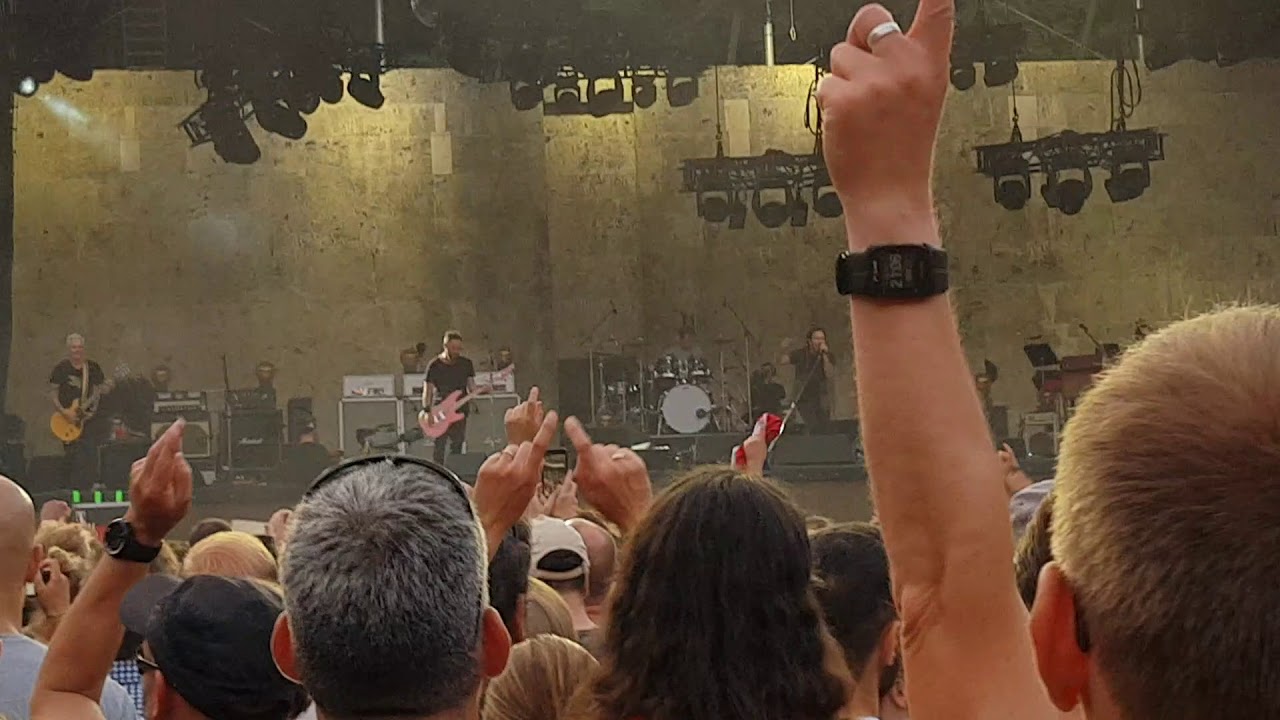Pearl Jam - Mind Your Manners (Waldb&uuml;hne Berlin 05.07.18)