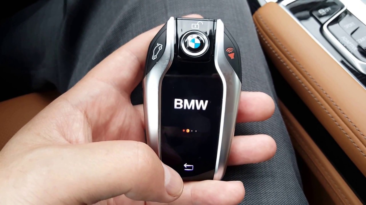 Дисплейный ключ BMW