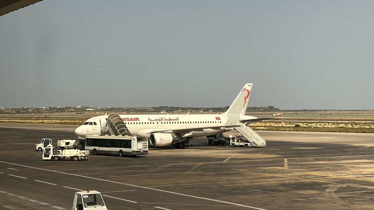 Take off Monastir with Tunisair A320