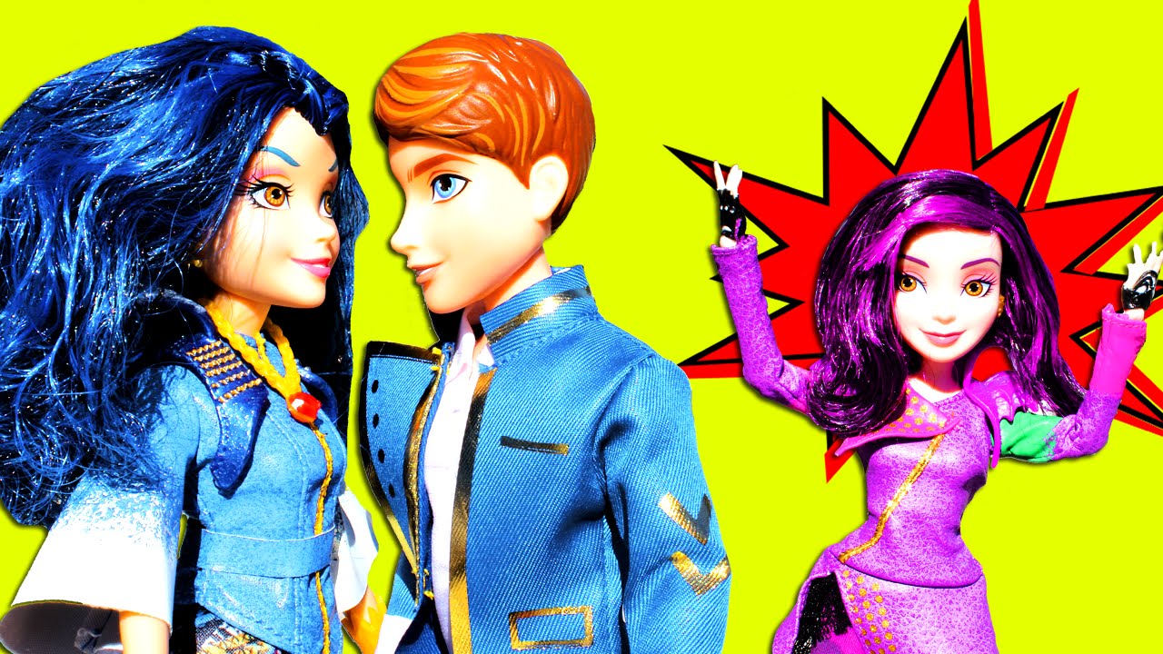Descendants Evie and Ben in Love? With Descendants Mal, Frozen Elsa & Anna, Evil Queen & Maleficent