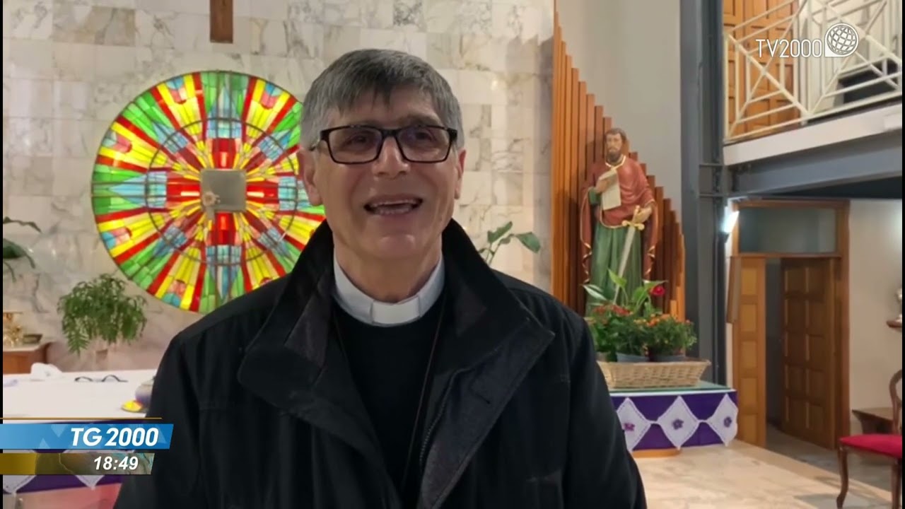 Don Patriciello, primo giorno di scorta per il parroco nel mirino della camorra