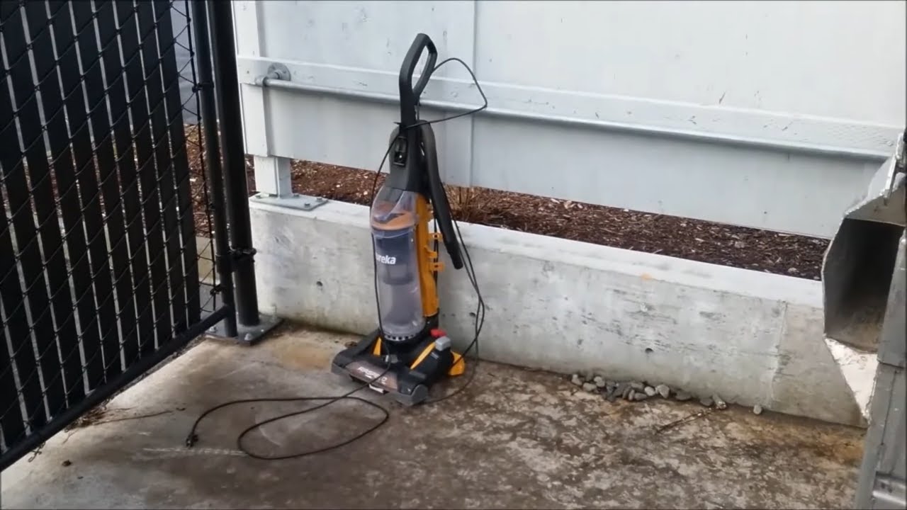 Scored Big: Eureka Vacuum Dumpster Diving Adventure! Vlog #6