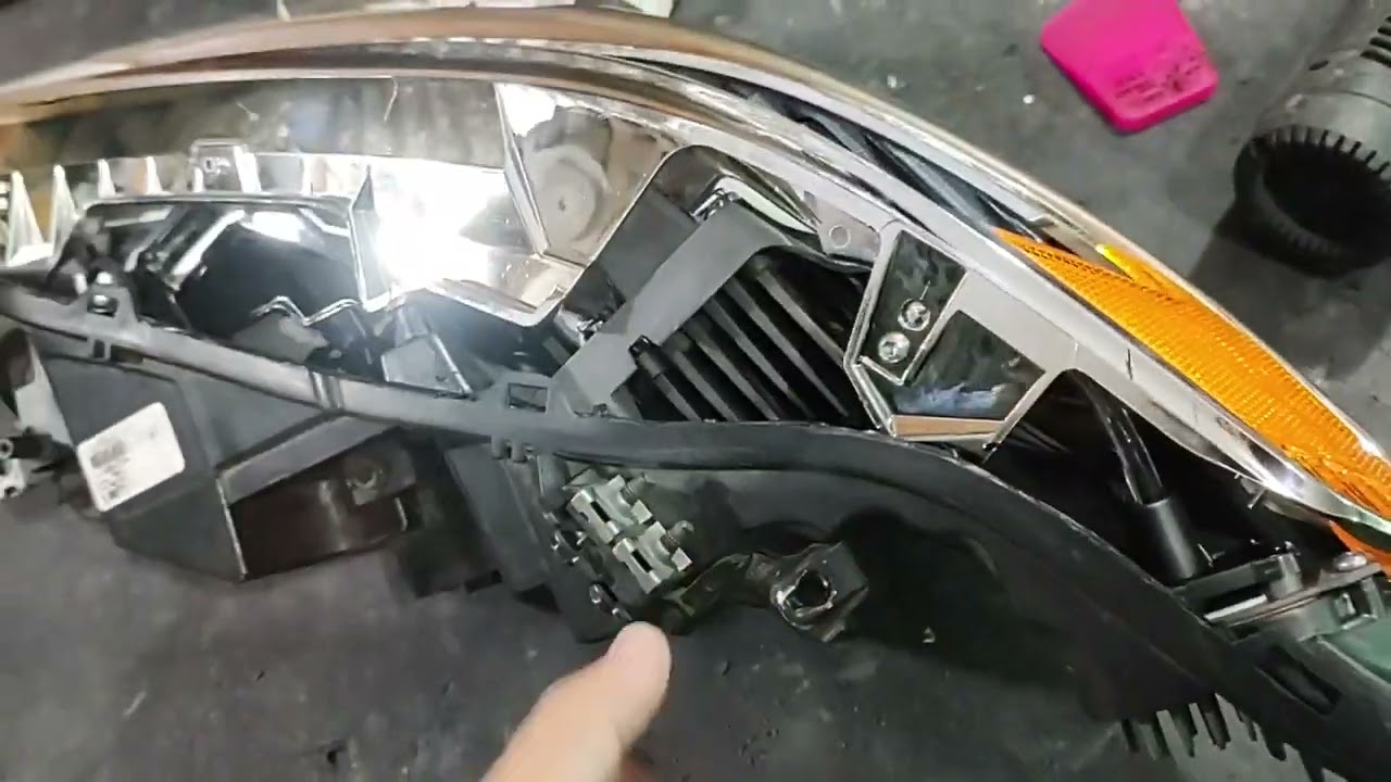 Fechando farol com cola Butil Passo a passo