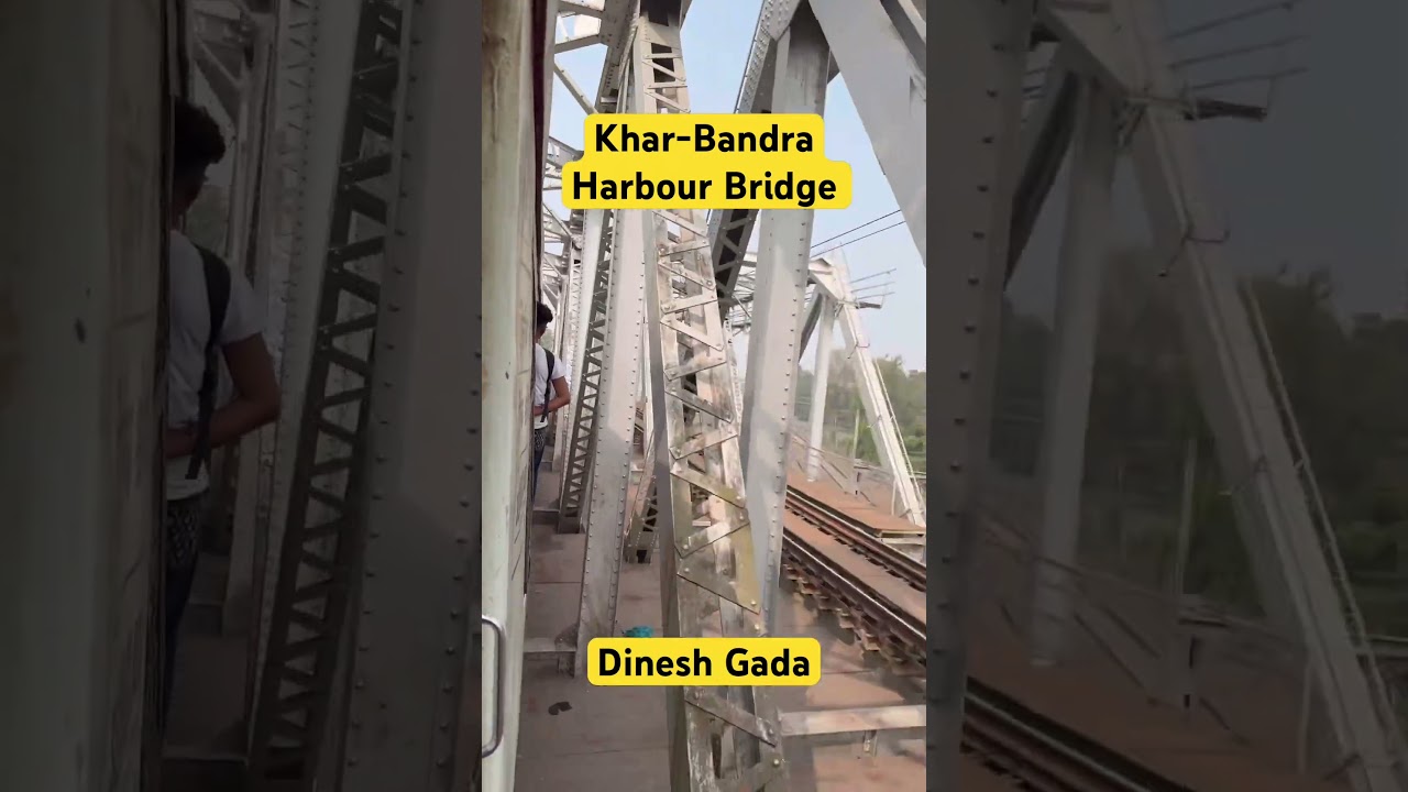 Khar&ndash;Bandra Harbour Line Bridge | Mumbai Local News #mumbailocal #train