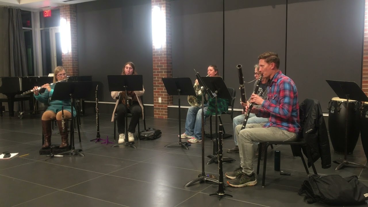 Farkas: Early Hungarian Dances - V. Saltarello