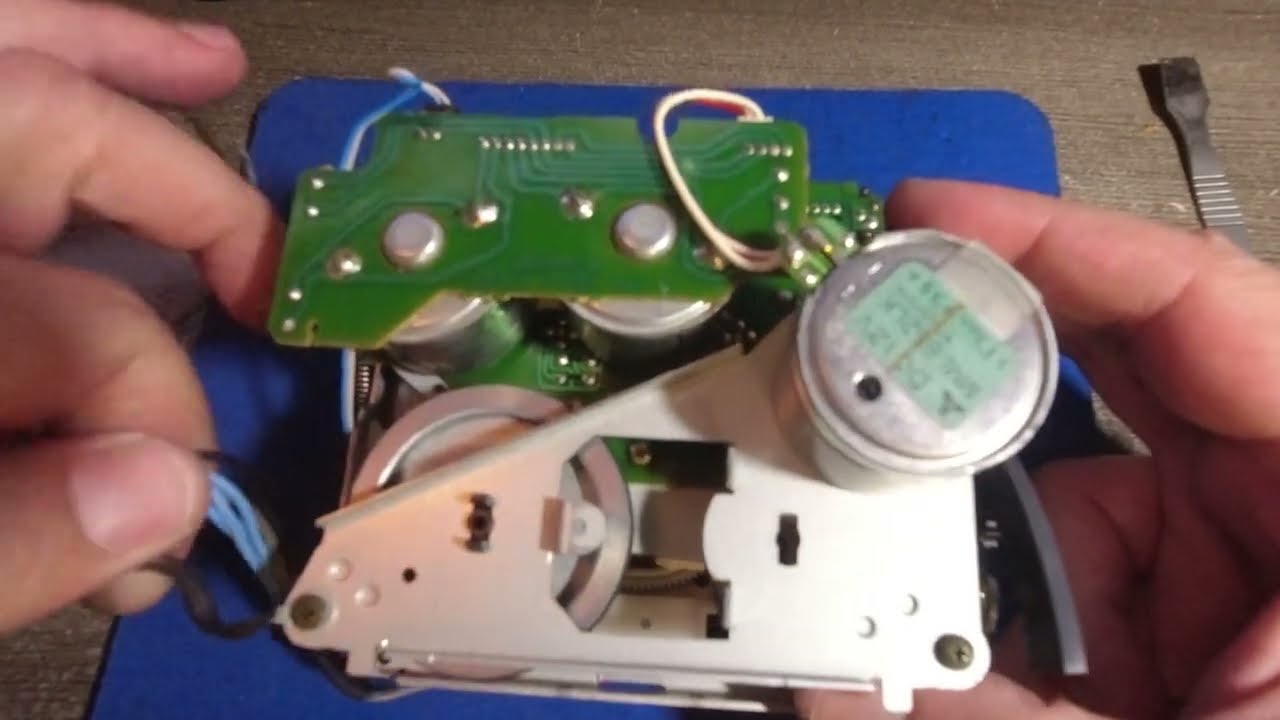 SONY TCK-611S - How to replace belts...