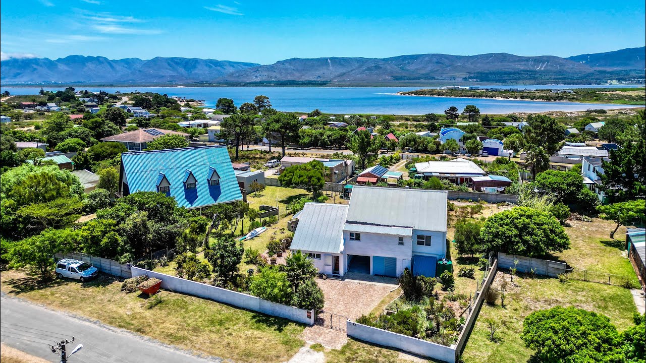 2 Bedroom house for sale in Fisherhaven, Hermanus, South Africa : R2,795,000
