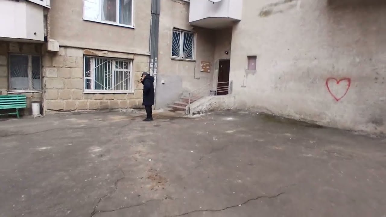 Лифты КМЗ 320 и 500 кг.Адрес:Bd.Moscova 14.
