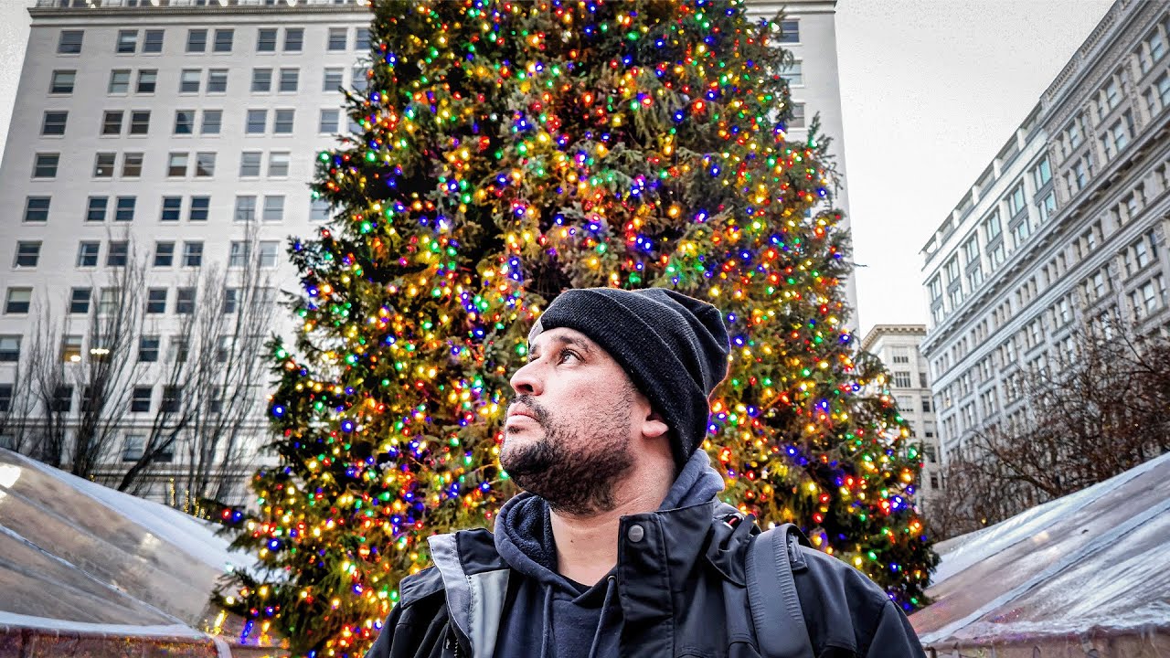 Walking From 23rd Avenue To Pioneer Square in Downtown Portland, Oregon To See The Christmas Tree