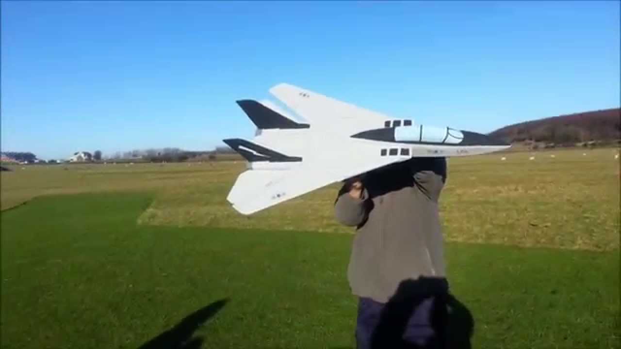 F14 Tomcat Depron plan built with swept wing maiden flight 29/12/14 (and crash )