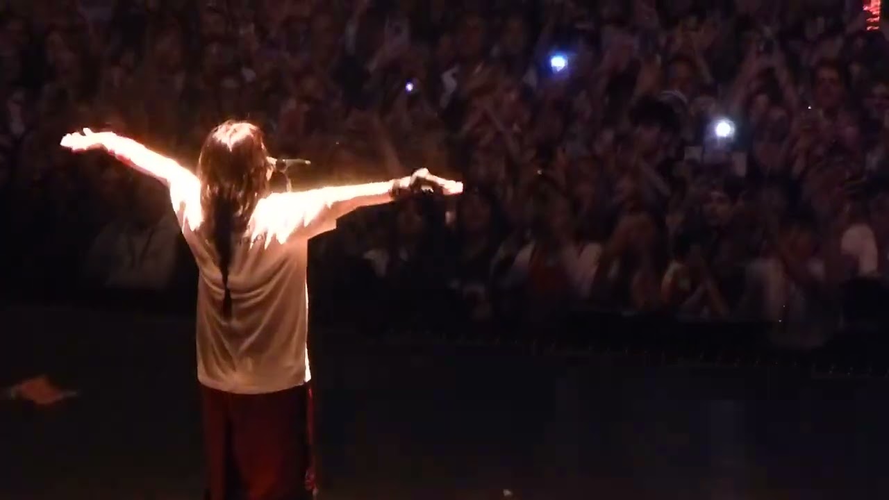 Billie Eilish - bad guy | Live Ziggo Dome Amsterdam 2025