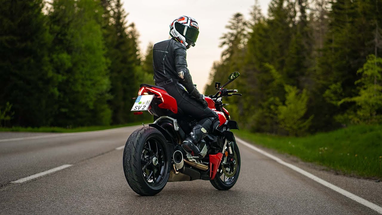 Mit der Streetfighter V2 auf meiner Lieblingsstrecke im Schwarzwald