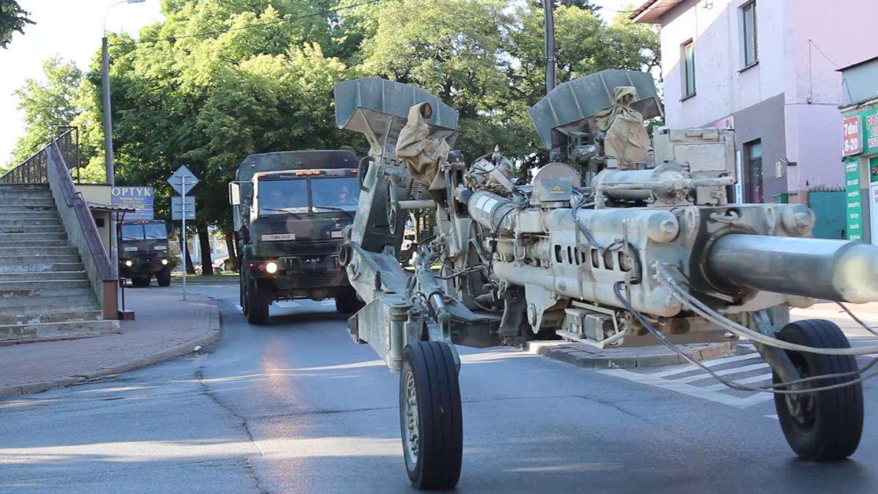 Sokołów Podlaski. Trzecia kolumna wojsk amerykańskich przejeżdża przez miasto
