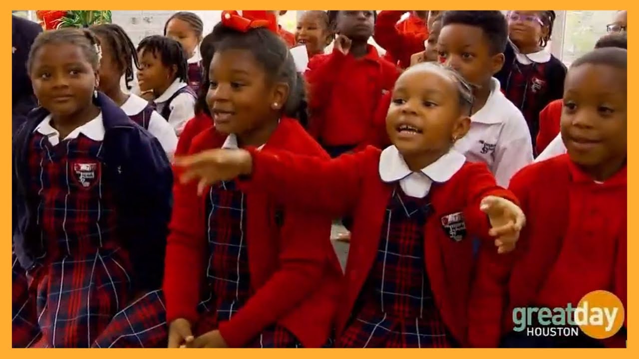 Santa & Mrs. Claus surprise a group of local school children