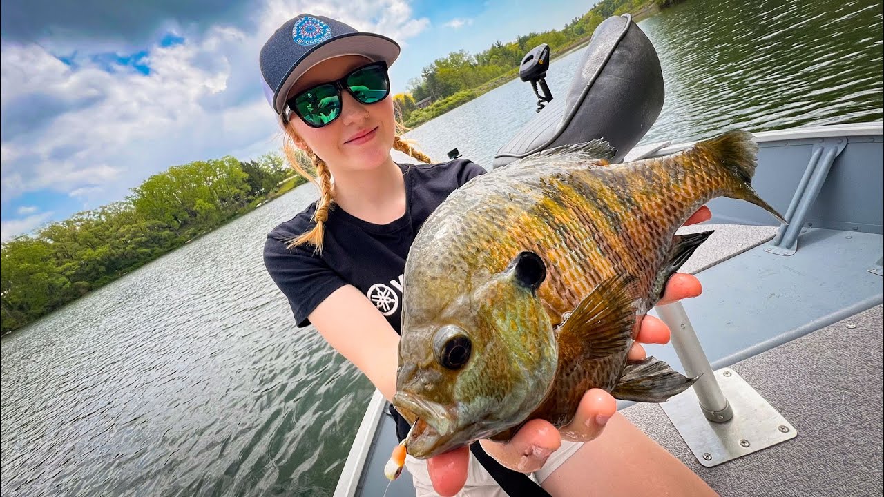 Catch BIG Spring Bluegill Without a Fish Finder (No Sonar, No Problem) #girlswhofish #panfish