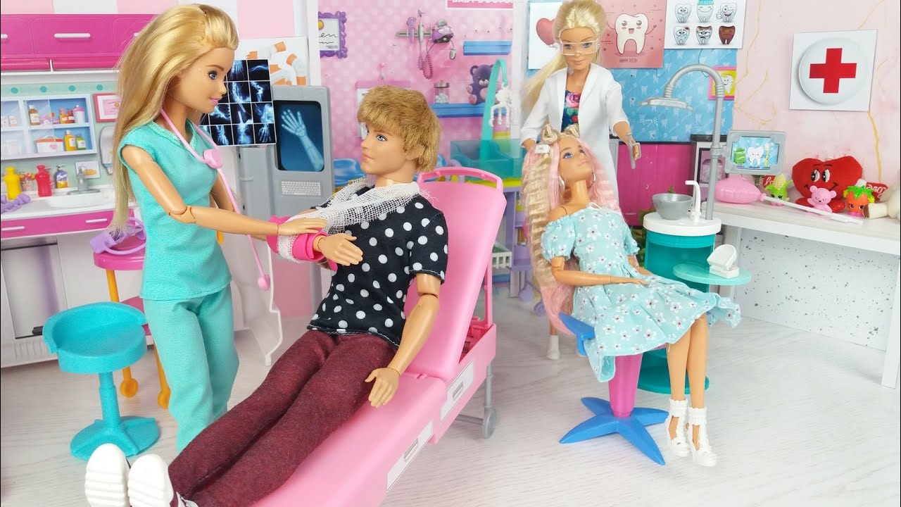 El Hospital de Barbie - Historias de Barbie Las Mejores Doctoras Solo en el Hospital de Barbie