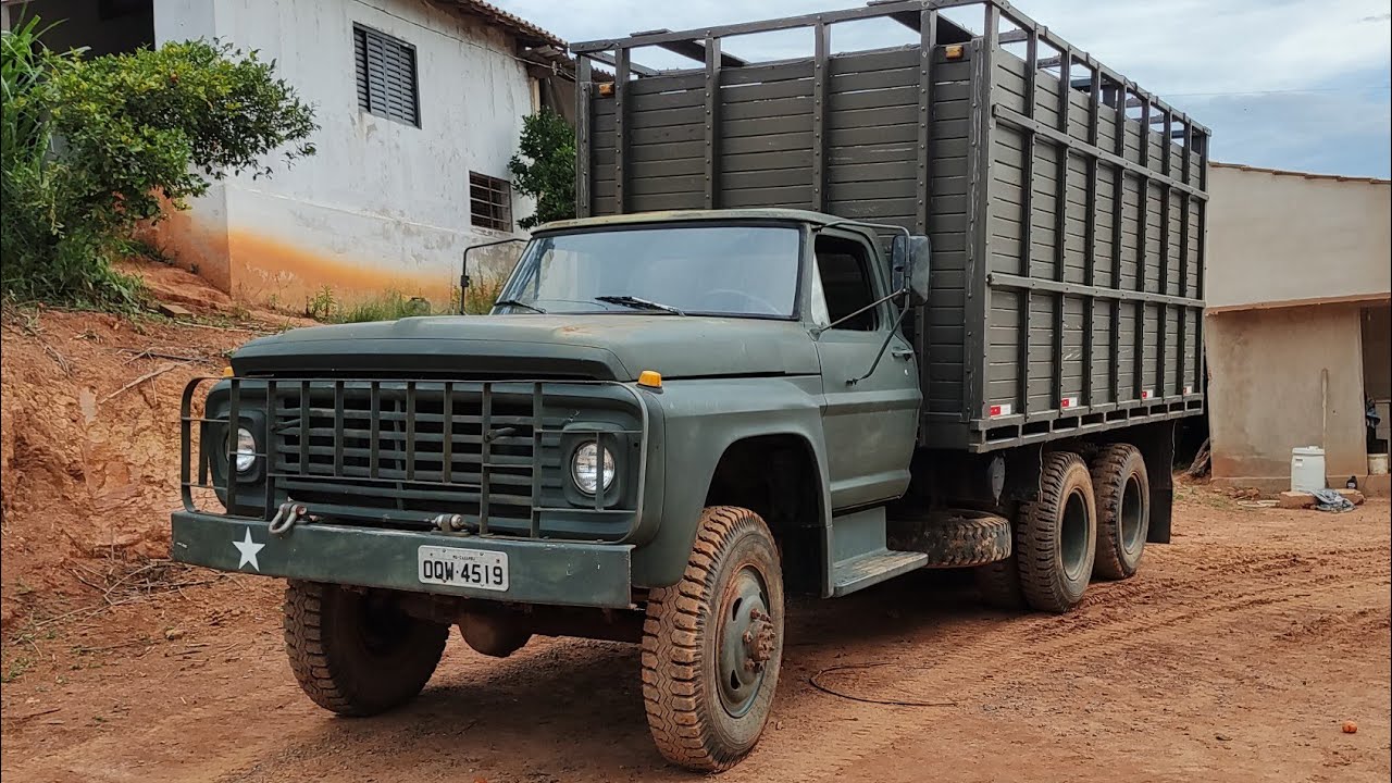 Caminhão Ford F600 traçado 6x6 1976 Engesa com gaiola de gado - à venda