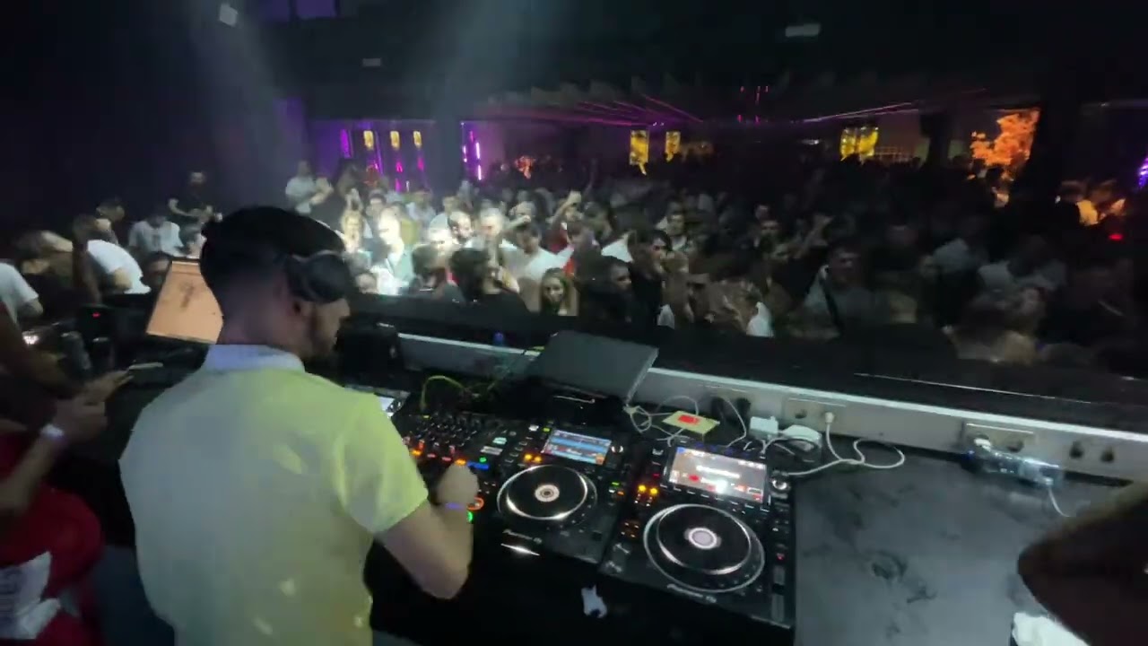 Dj Monteiro na discoteca Pedra do Couto