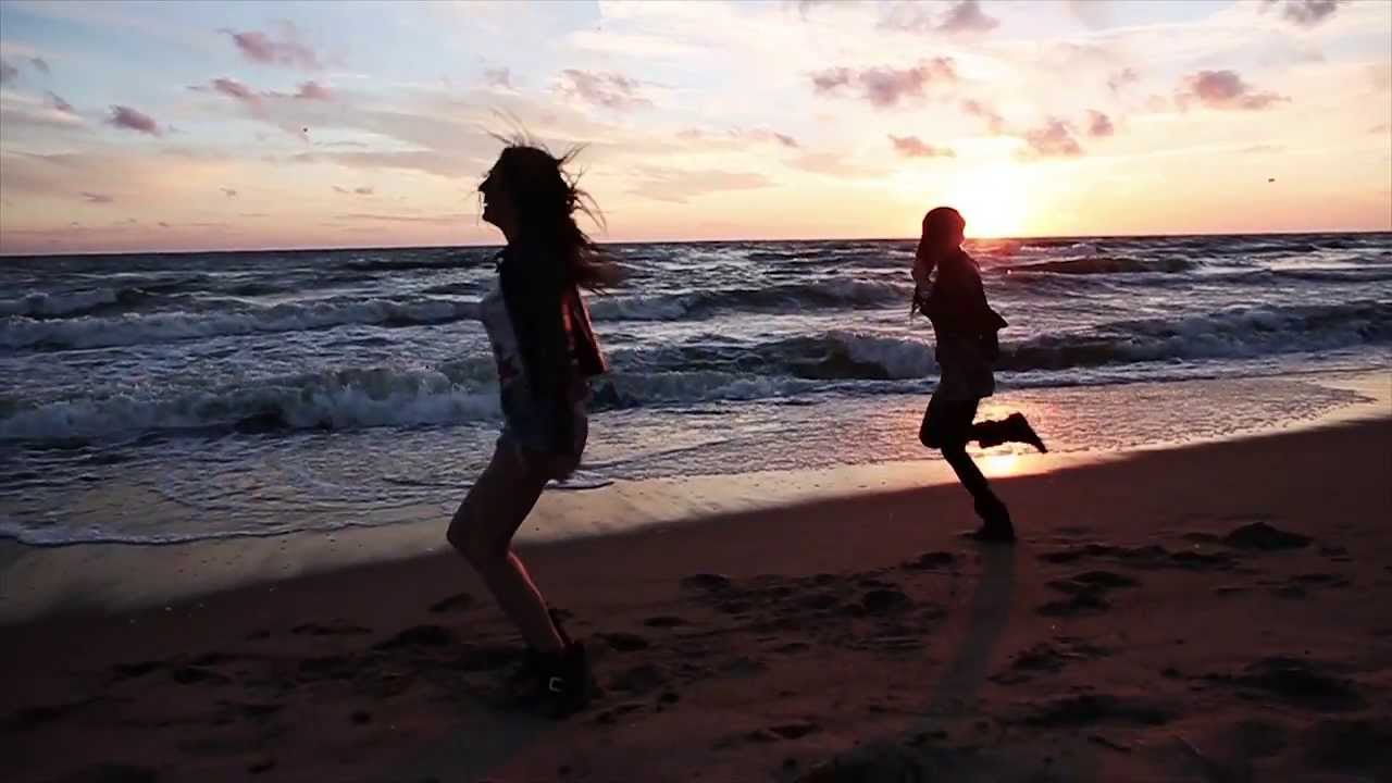 Radistai DJ's feat. Justinas Jarutis - At The Sun (Official Video)