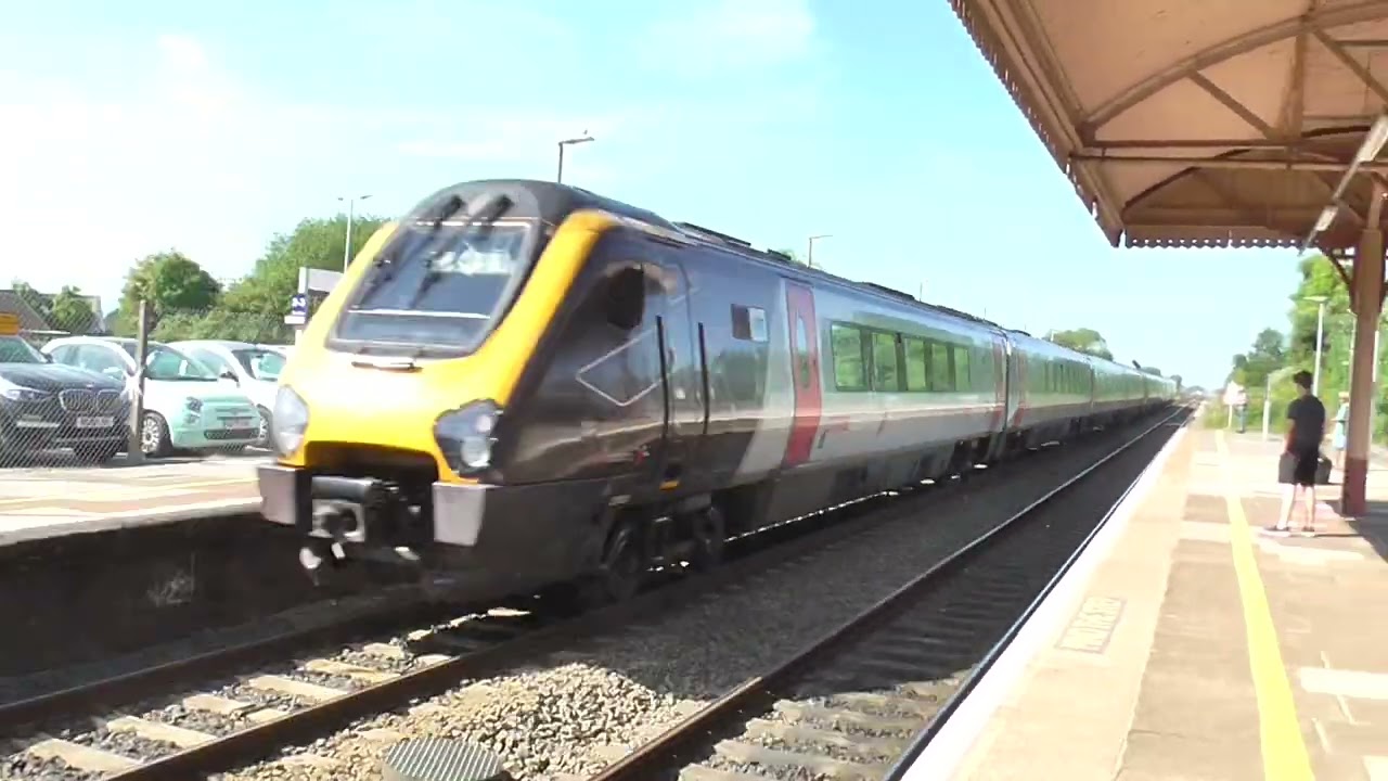 Crosscountry Voyagers no's: 220006-220005 @ Yatton {1V44} 27/05/2023.