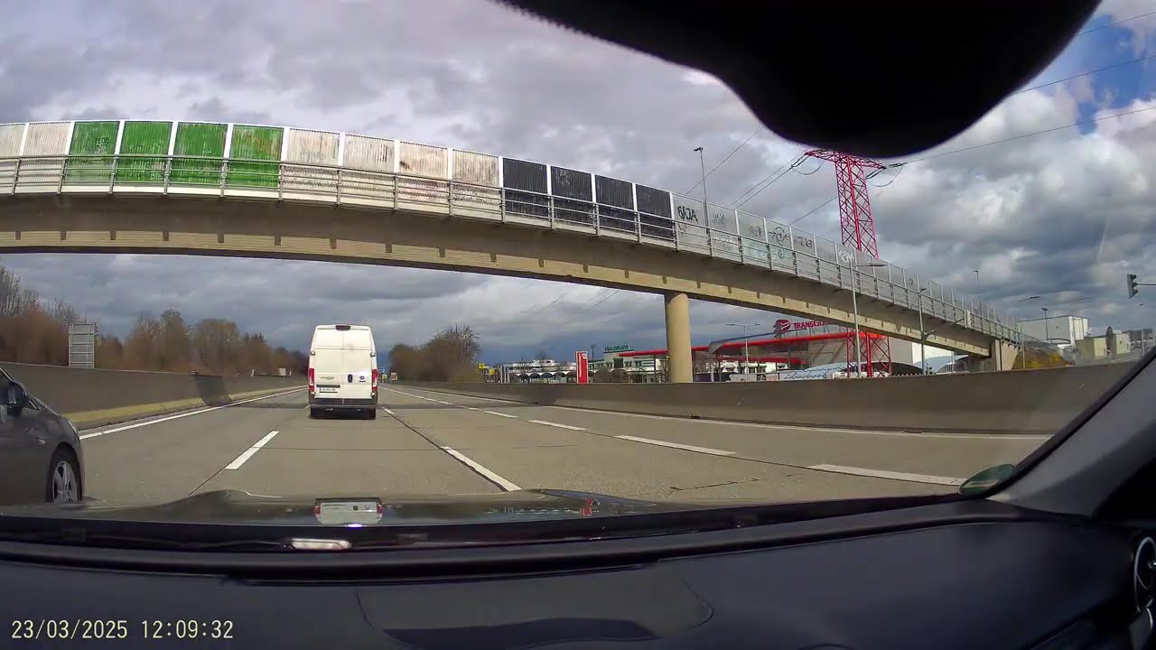DRIVING IN AUSTRIA / 